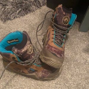 Size 61/2 hiking boots